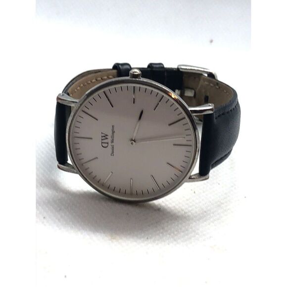 Daniel Wellington 01110113382 Unisex Leather Analog White Dial Quartz Watch ZZ21 - Picture 5 of 9